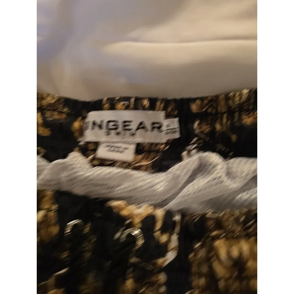 Ingear these swimming